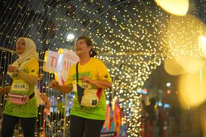 BIB: 50338, 283
                            <button type="button" onclick="openModal(21750662)" class="btn btn-primary btn-sm float-right btn-popup" data-toggle="modal" data-target=".modal-high-quality">
                        <i class="fas fa-shopping-cart"></i> Add to Cart
                    </button>
                                            <button type="button" onclick="isThisMe(21750662, true)" class="btn btn-success btn-sm float-right btn-popup btn-isme hidden" data-toggle="tooltip" data-placement="bottom" title="นี่คือรูปของคุณใช่ไหม คลิกที่นี่เพื่อเอาเข้าอัลบั้ม">
                        <i class="fas fa-plus"></i> Add to album
                    </button>
                    <button type="button" onclick="isThisMe(21750662, false)" class="btn btn-warning btn-sm float-right btn-popup btn-isnotme hidden">
                        <i class="fas fa-ban"></i> Remove from album
                    </button>